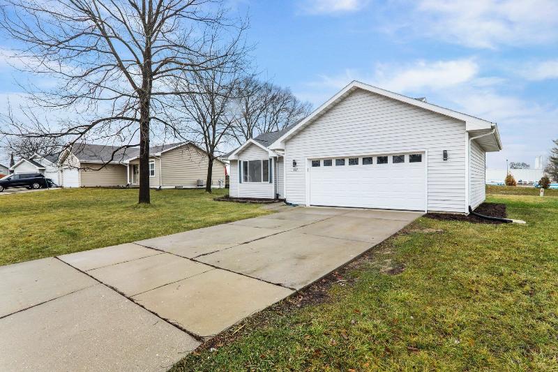 467 S Orchard St Janesville, WI 53548
