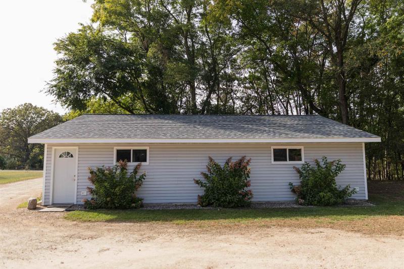 Photo -43 - N6534 3rd Ave Oxford, WI 53952