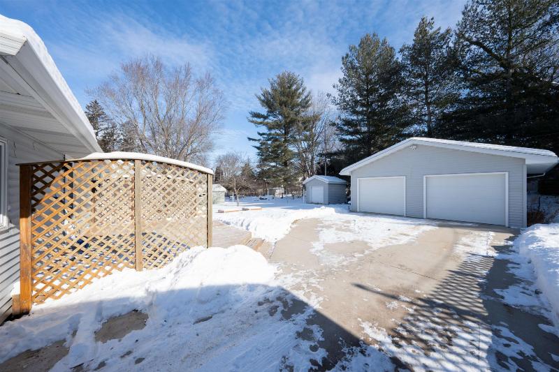 417 Hilldale Ct Madison, WI 53705