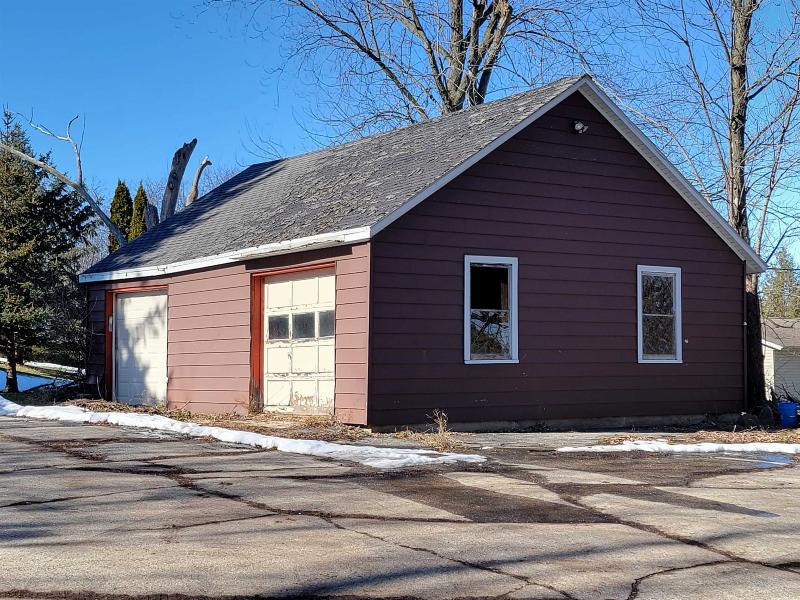 N1807 S Main St Fort Atkinson, WI 53538-9317