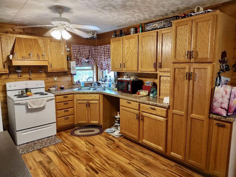 W8731 Ember Ave Oxford, WI 53952