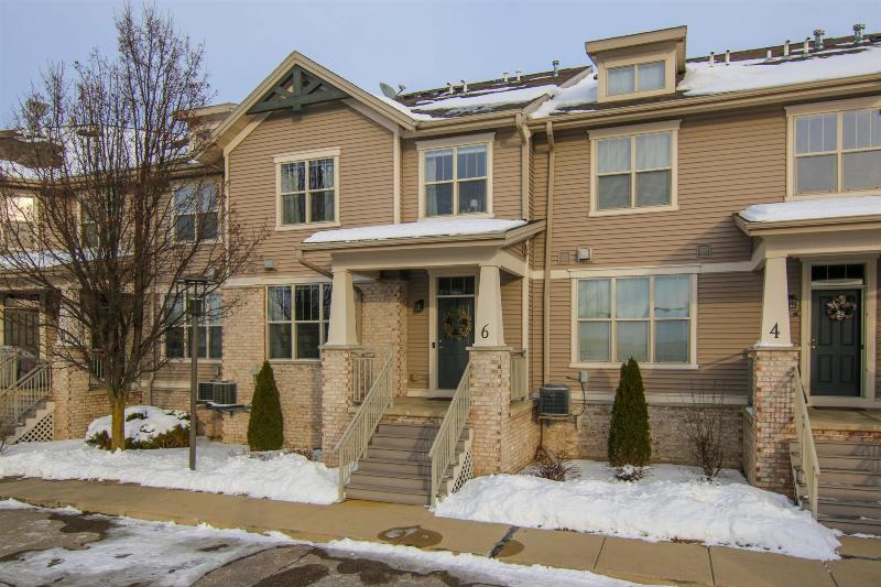 326 East Hill Pky 6 Madison, WI 53718
