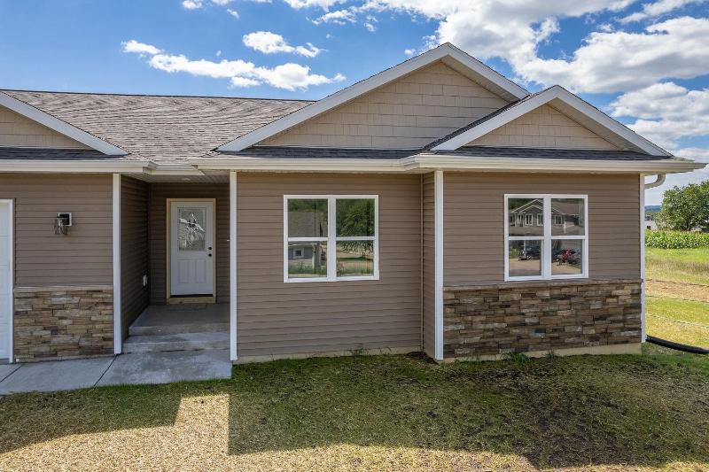 2066 Fawn Valley Ct Reedsburg, WI 53959