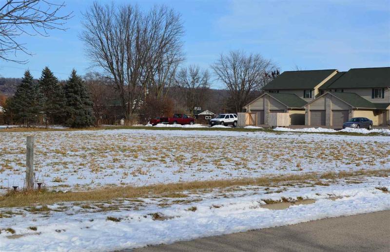 L72 - Evergreen Way Spring Green, WI 53588-0000