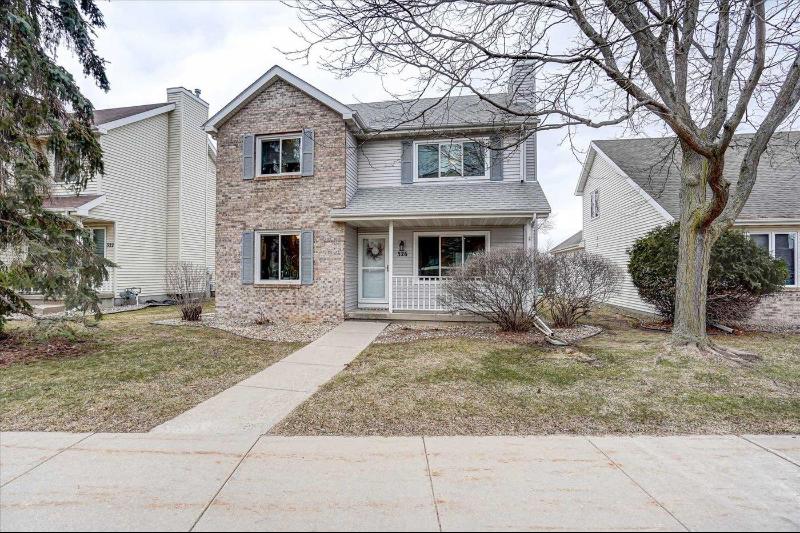 326 Harbour Town Dr Madison, WI 53717