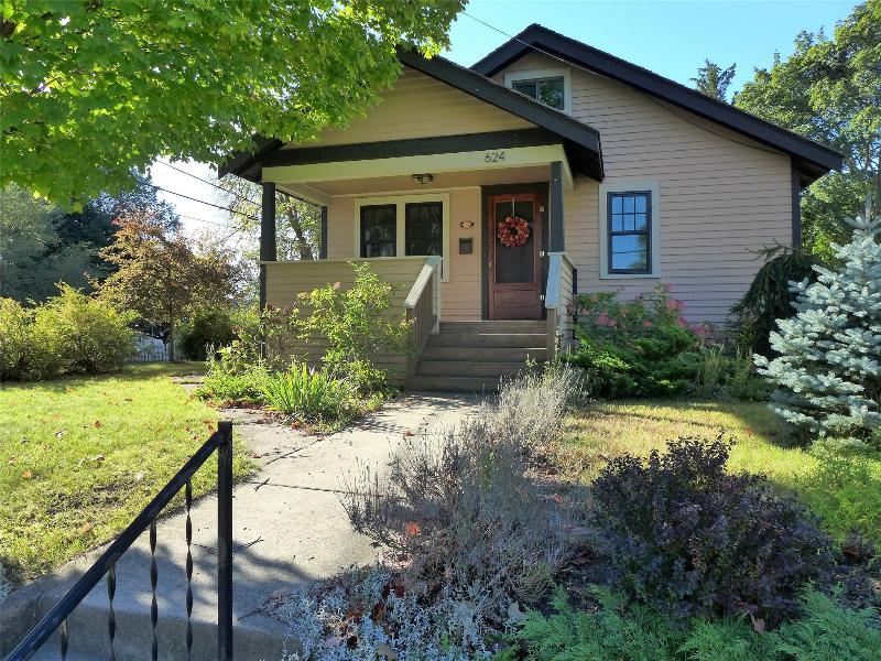 Listing Photo for 624 Parkdale Avenue