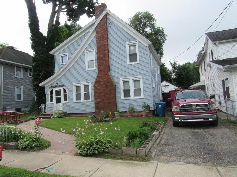 Listing Photo for 712 Hickory Street