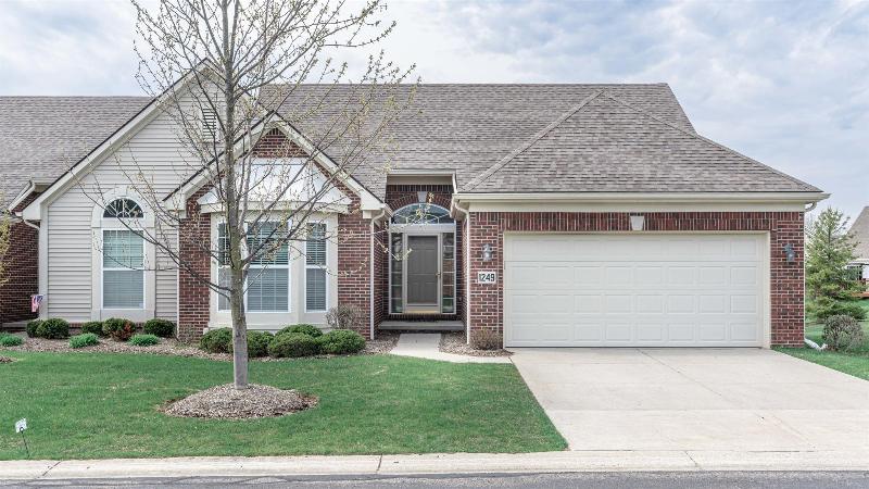 1249 Andover Circle, Commerce Township
