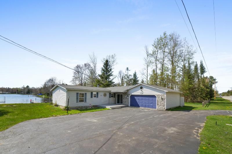 Listing Photo for 3294 S Roscommon Road