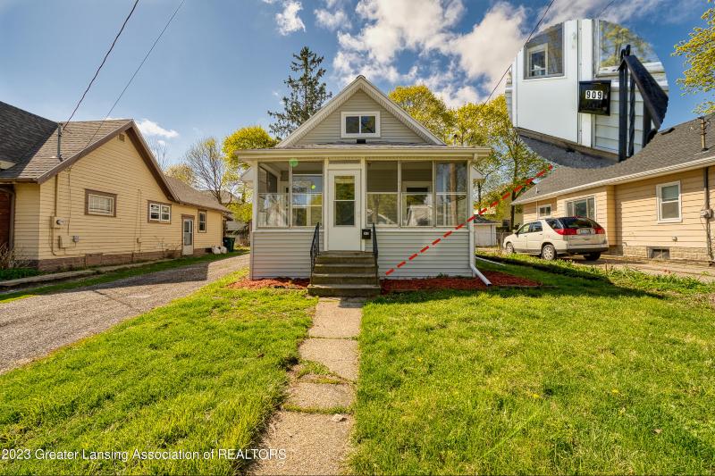 Listing Photo for 909 Smith Avenue