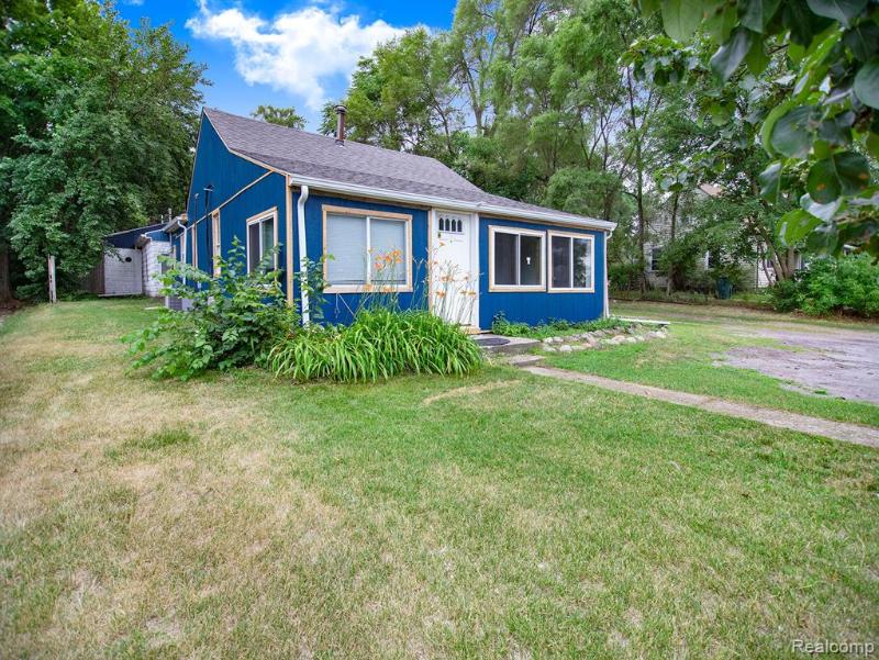 Listing Photo for 2608 Lapeer Road