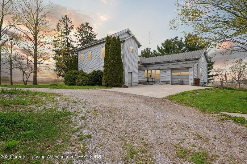 Listing Photo for 7930 Fowlerville Road